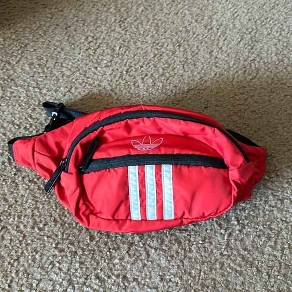 Adidas Fanny Pack - Picture 1 of 2